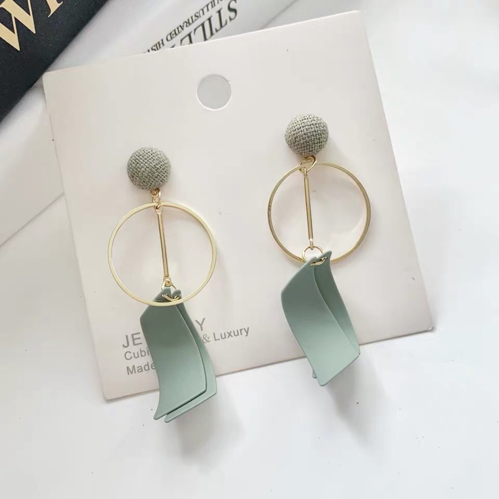 geometrical shape large earring
